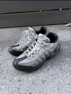 NIKE AIRMAX95 ESSENTIAL ブラック/ホワイト/ダークグレーのサムネイル