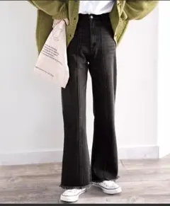 裾フリンジセミフレアデニム