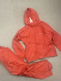 モンベル ウインドブレーカー上下セットピンク系150 しっかりした素材感