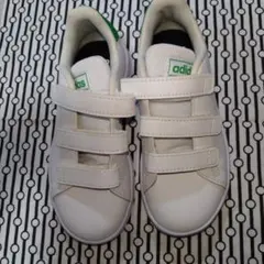 adidas ホワイト スニーカー 17.5センチ　白　アディダス　グリーン