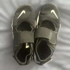 Nike 　キッズ　ブラック サンダル　20センチ