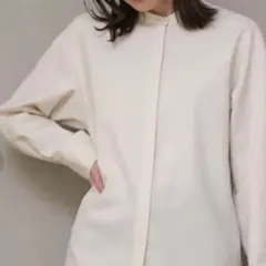 新品級】オペークドットクリップ ペプラムシャツ 長袖 ブラウス 白 比翼仕立てのサムネイル