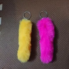 【新品未使用】ファー チャーム キーホルダー ふわふわ しっぽ ピンク 黄色