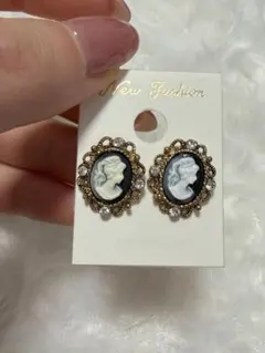 Item thumbnail for item cd3aefc9-0bb4-4ca5-b8d9-62e0a5a96a89