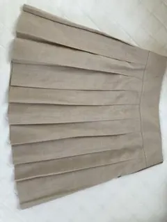 ベージュ プリーツスカート(麻素材、日本製)