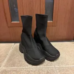 値下げ！美品！YELLO スニーカーブーツ　Mサイズ 2025年最新】yello スニーカーブーツの人気アイテム - メルカリ