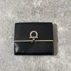 美品　フェラガモ　ガンチーニクロージャー ２つ折り財布 ブラック　レザー