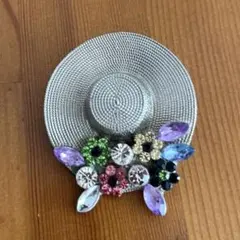 カラフルな花の帽子型シルバーブローチ