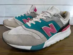 ピンク スニーカー