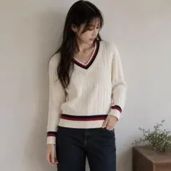 【Island Shower】ケーブルニット Vネック セーター M 美品のサムネイル