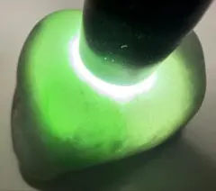 【上品】糸魚川翡翠　海石　金山系　ミルキー系　47.6g