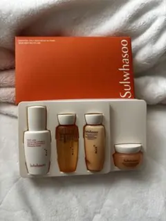 【新品未使用】Sulwhasoo エッセンシャル デイリー ルーティン キットのサムネイル