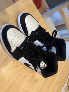 Nike Air Jordan 1 Mid "Omega/Black/Whiteのサムネイル