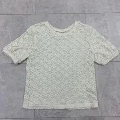 ジーユー　レーストップス　クリーム色　S