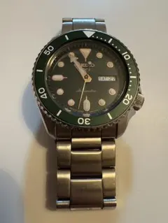 SEIKO 5 Sports 自動巻き 腕時計（グリーン系）