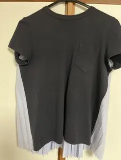 sacai プリーツ付き黒半袖Tシャツのサムネイル