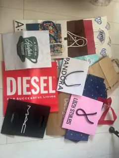 ブランド ショップ袋 まとめ売り DIESEL,MAC,PANDORA などのサムネイル