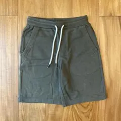 GU オリーブグリーン ショートパンツ