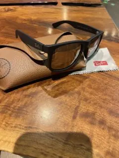 Ray-Ban RB4165-F JUSTIN サングラスのサムネイル