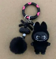 【25日発送】　ラブブ　キーホルダー