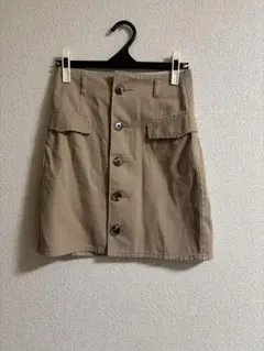 GU ジーユー ベージュ ボタン付き ミニスカート