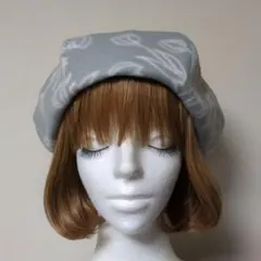 花柄のフリースベレー