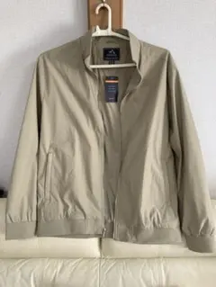 ベージュ ジップアップジャンパー