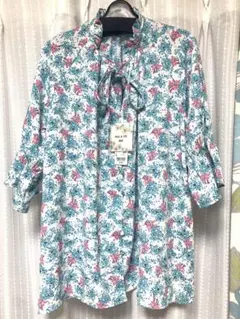 UNIQLO。ポールアンドジョー 。リボンタイ フリルハイネック 花柄 ブラウス