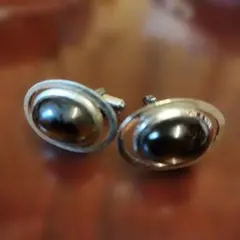 タイガーアイの丸型カフリンクス　プラチナ刻印あり