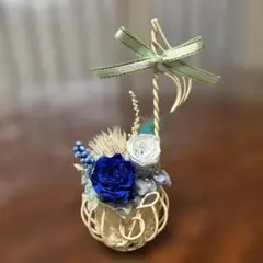 音符ワイヤー花器にブリザードフラワー2本セット - メルカリ