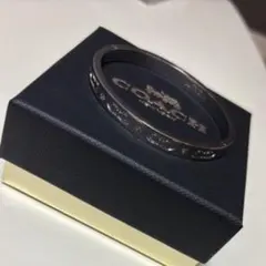 COACH シルバー ストーン付きバングル