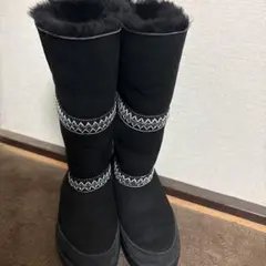 【新品未使用】UGG ロングブーツ 黒 23cmのサムネイル