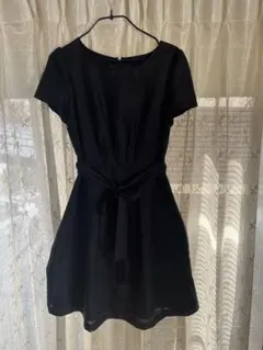 超お買い得定価17800円新品未使用品黒のひざ丈ワンピース 半袖 ウエストリボン
