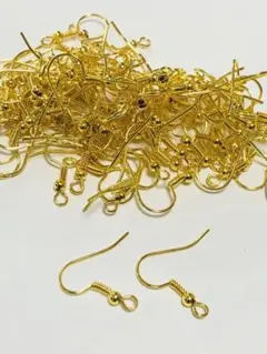 フックピアス　ゴールド　ハンドメイド
