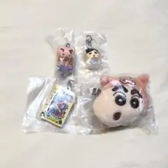 クレヨンしんちゃん　ガチャ　4点セット　ぬいぐるみクリップ　めじるしアクセサリー