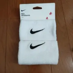 ナイキリストバンド