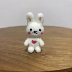 羊毛フェルト　うさぎ