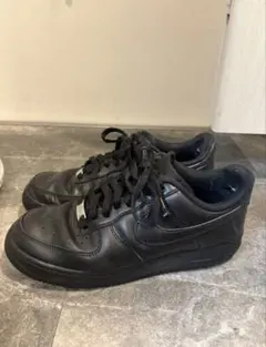 NIKE AIR FORCE 1 ブラック スニーカーのサムネイル