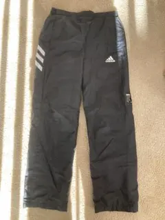 adidas 黒 パンツ 3本ストライプ　キッズ　150センチ