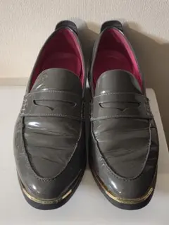 COLE HAAN ペニーローファー エナメル グレー
