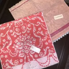 新品、ジルスチュアート、ピンク花柄、ピンク柄ロゴ刺繍　タオルハンカチセット