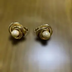 渦巻パールイヤリング　ゴールド