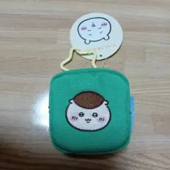 【新品タグ付き】ちいかわ　カラビナつき刺繍スクエアミニポーチ（くりまんじゅう）