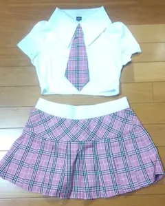 白とピンクのチェック柄コスプレ衣装
