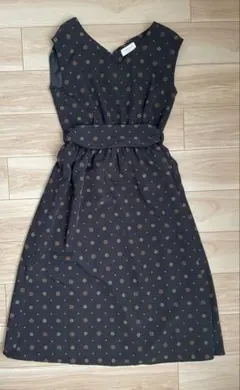新品　ネイビー アンティーク柄　ノースリーブワンピース