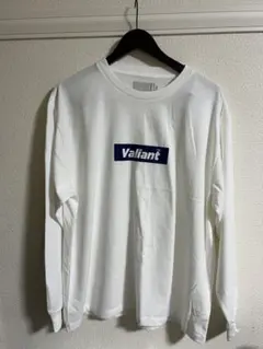 Valiant ロゴ入り ホワイト長袖カットソー