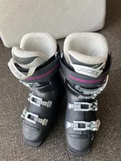 LANGE 女性用スキーブーツ ブラック/ホワイト/パープル　22.5 初中級者 2025年最新】LANGE スキーブーツ(女性用)の人気アイテム - メルカリ