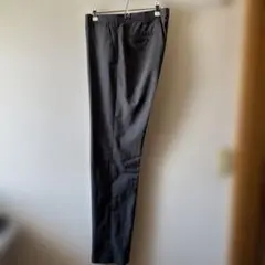ユニクロダークグレー スラックス