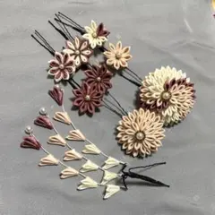 つまみ細工のヘアアクセサリー（赤×ピンク×白）