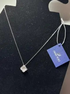 Swarovski 花モチーフ ネックレス